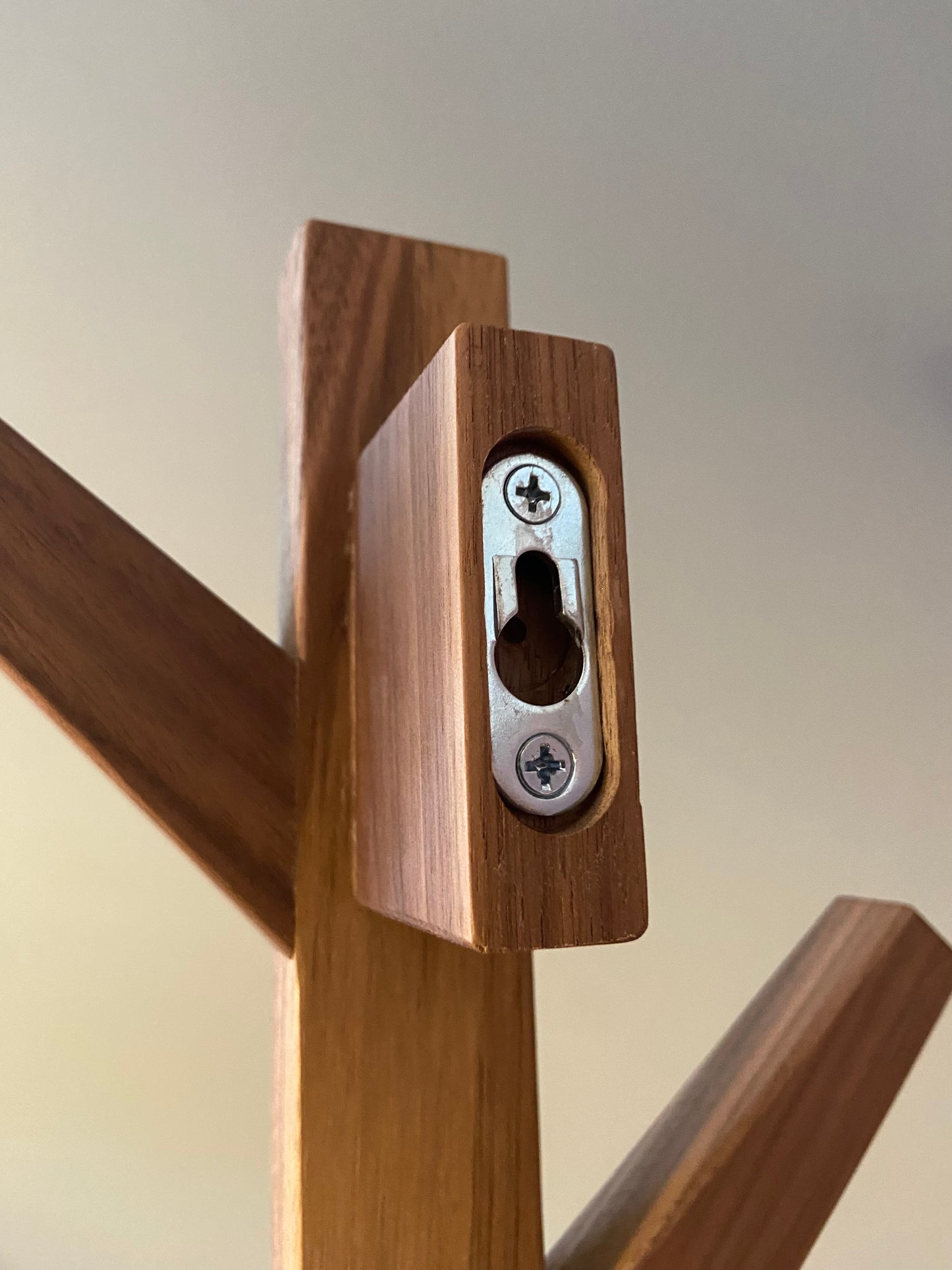 Lang knaggerekke i valnøtt