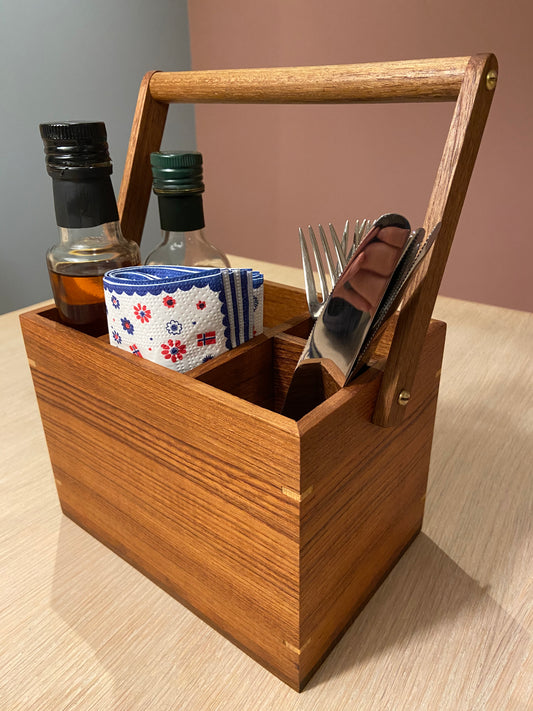 Bordorganiserer i teak